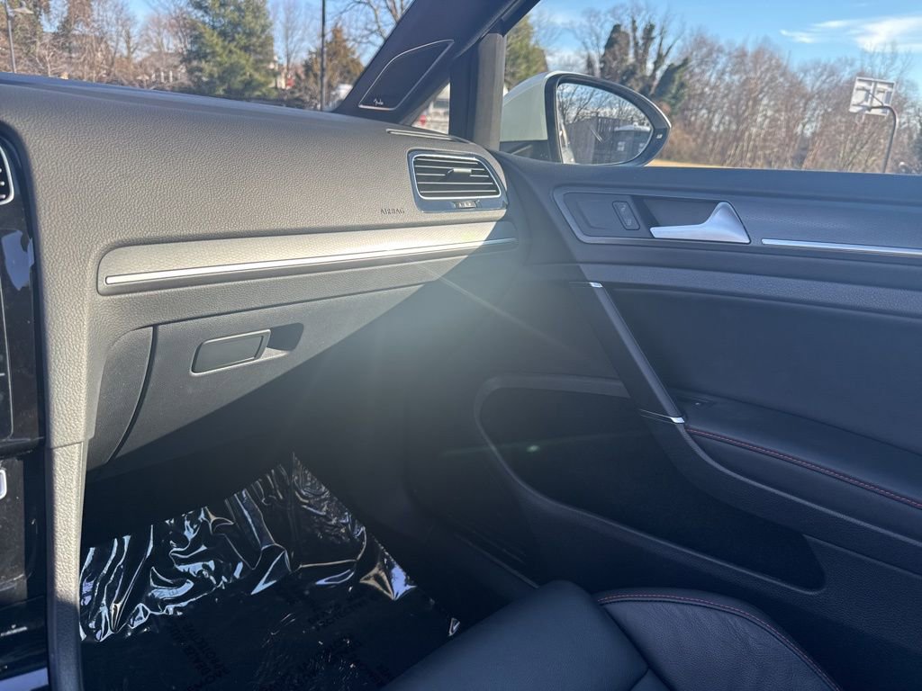 Used 2019 Volkswagen GTI SE image 22