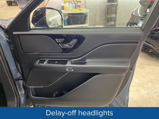 New 2026 Lincoln Aviator AWD image 23