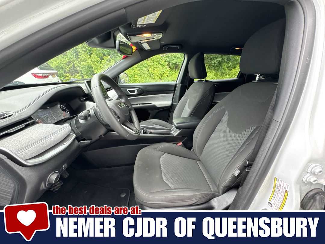 Used 2024 Jeep Compass Sport AWD/4WD image 11