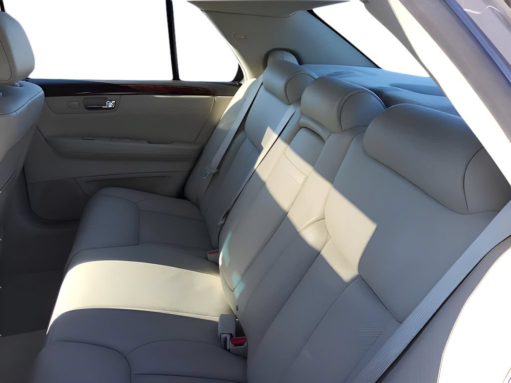 Used 2007 Cadillac DTS Luxury I w/ Sun And Sound Package FWD image 24