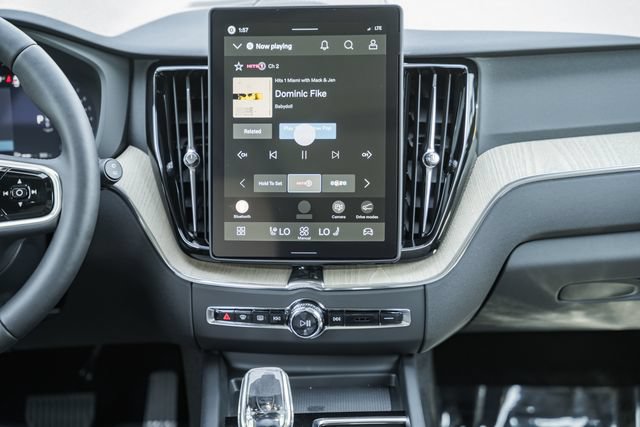 New 2027 Volvo XC60 B5 Plus AWD/4WD image 22