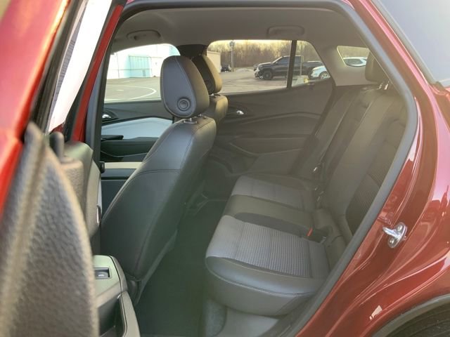 Certified 2025 Chevrolet Trax LT image 19