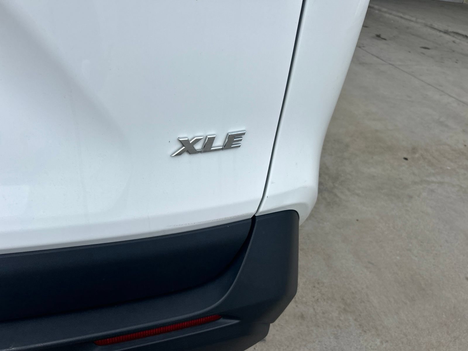 Used 2025 Toyota RAV4 XLE FWD image 12