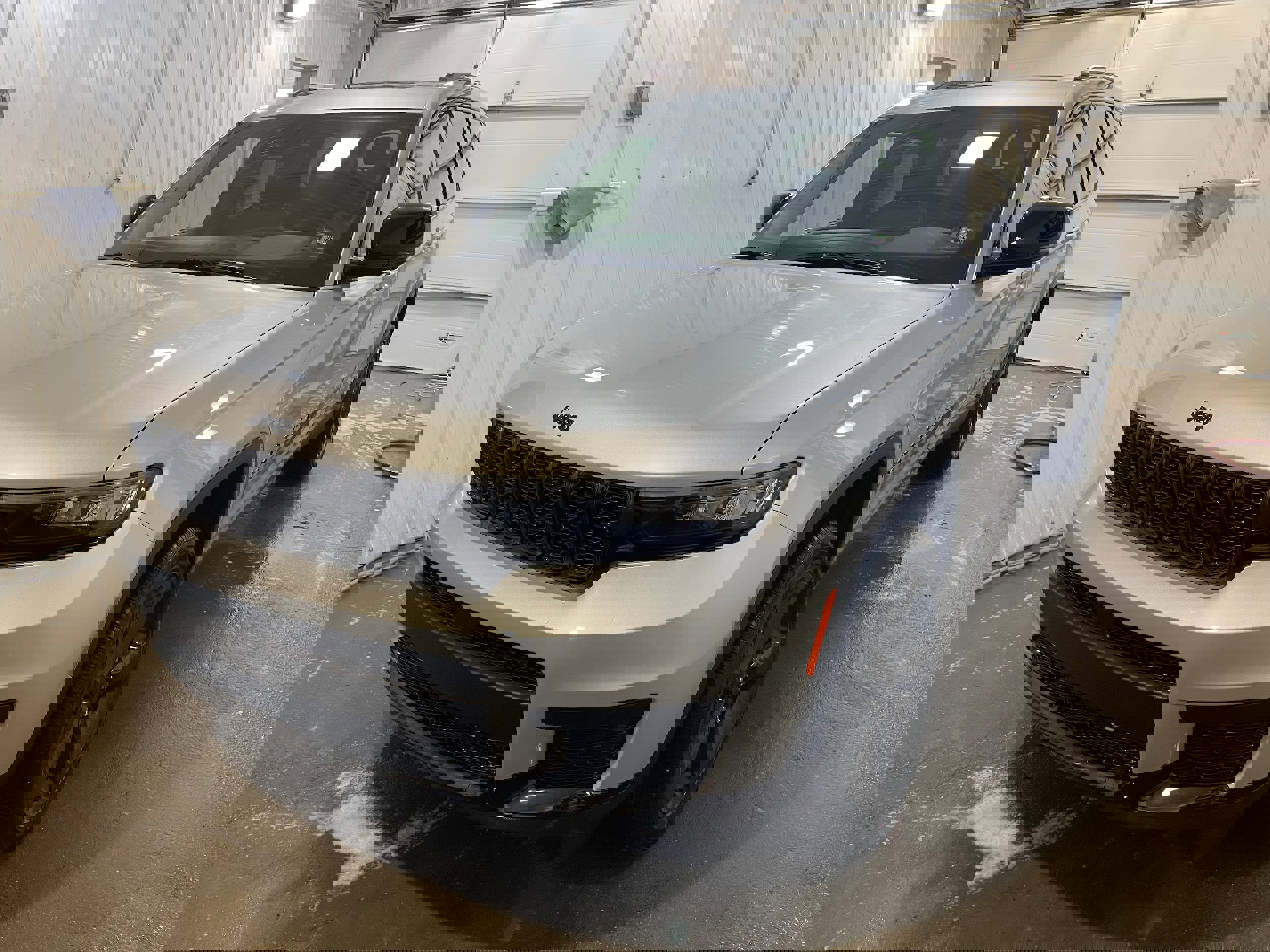 New 2025 Jeep Grand Cherokee L Altitude image 4