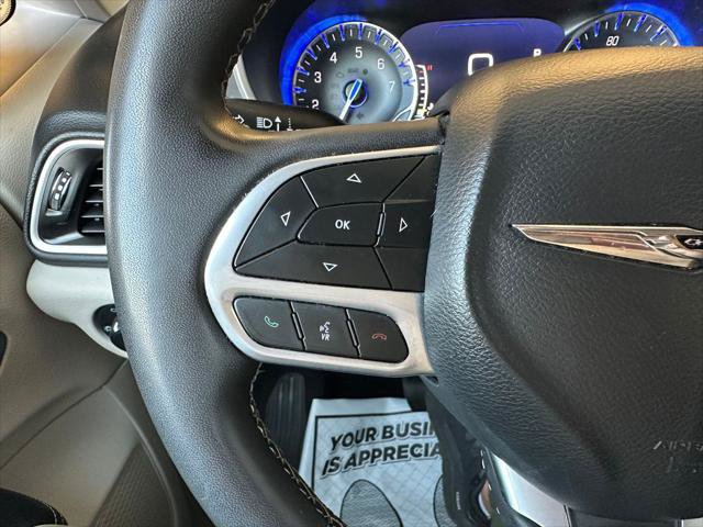 Certified 2022 Chrysler Pacifica Touring-L FWD image 3