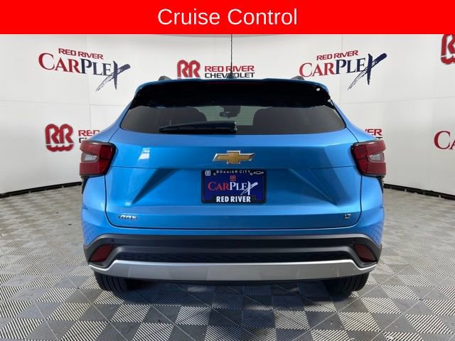 Used 2025 Chevrolet Trax LT w/ Driver Confidence Package image 8