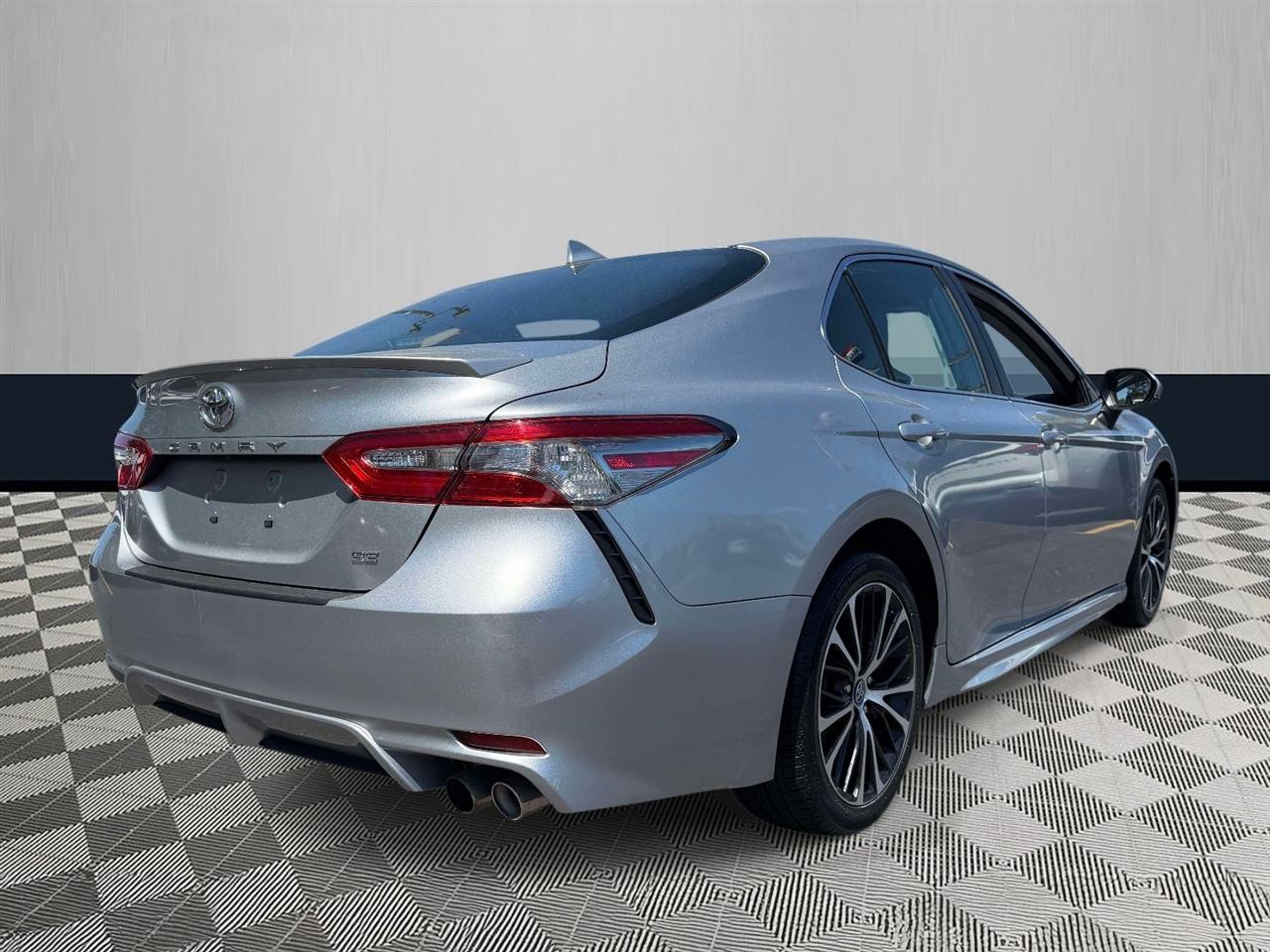 Used 2019 Toyota Camry SE w/ Protection Package (Q2) FWD image 5
