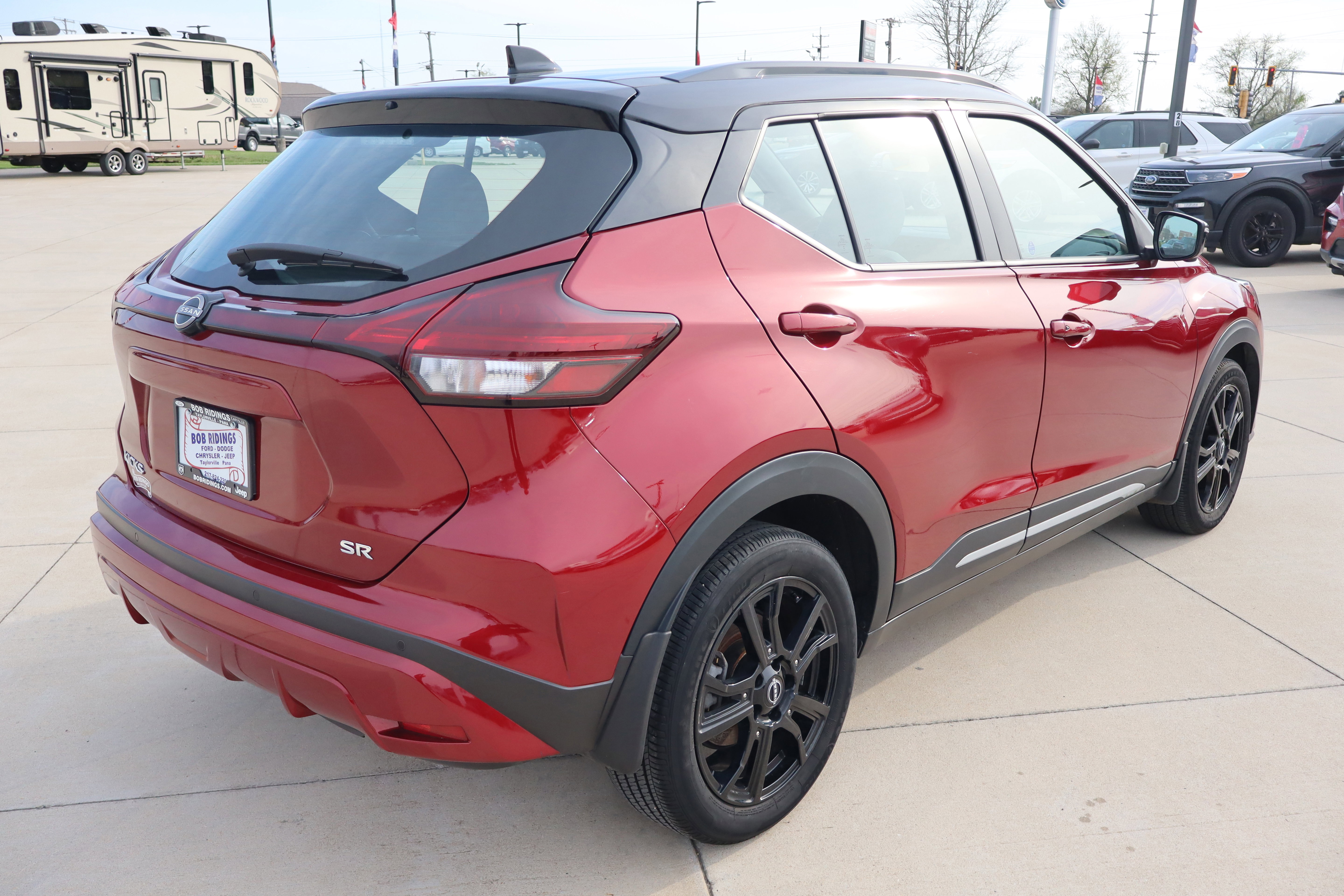 Used 2023 Nissan Kicks SR w/ SR Premium Package image 5