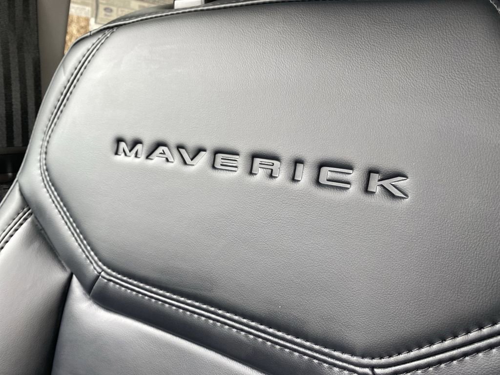 New 2026 Ford Maverick Lariat w/ Black Appearance Package image 7