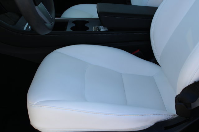 Used 2023 Tesla Model Y Performance AWD/4WD image 28