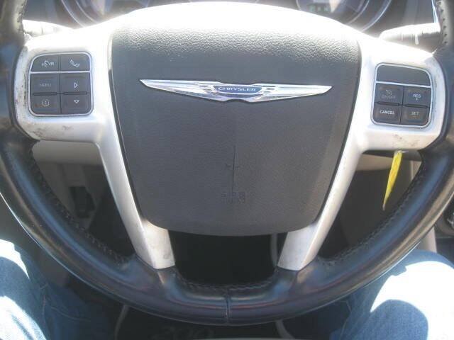 Used 2012 Chrysler 200 Touring FWD image 26