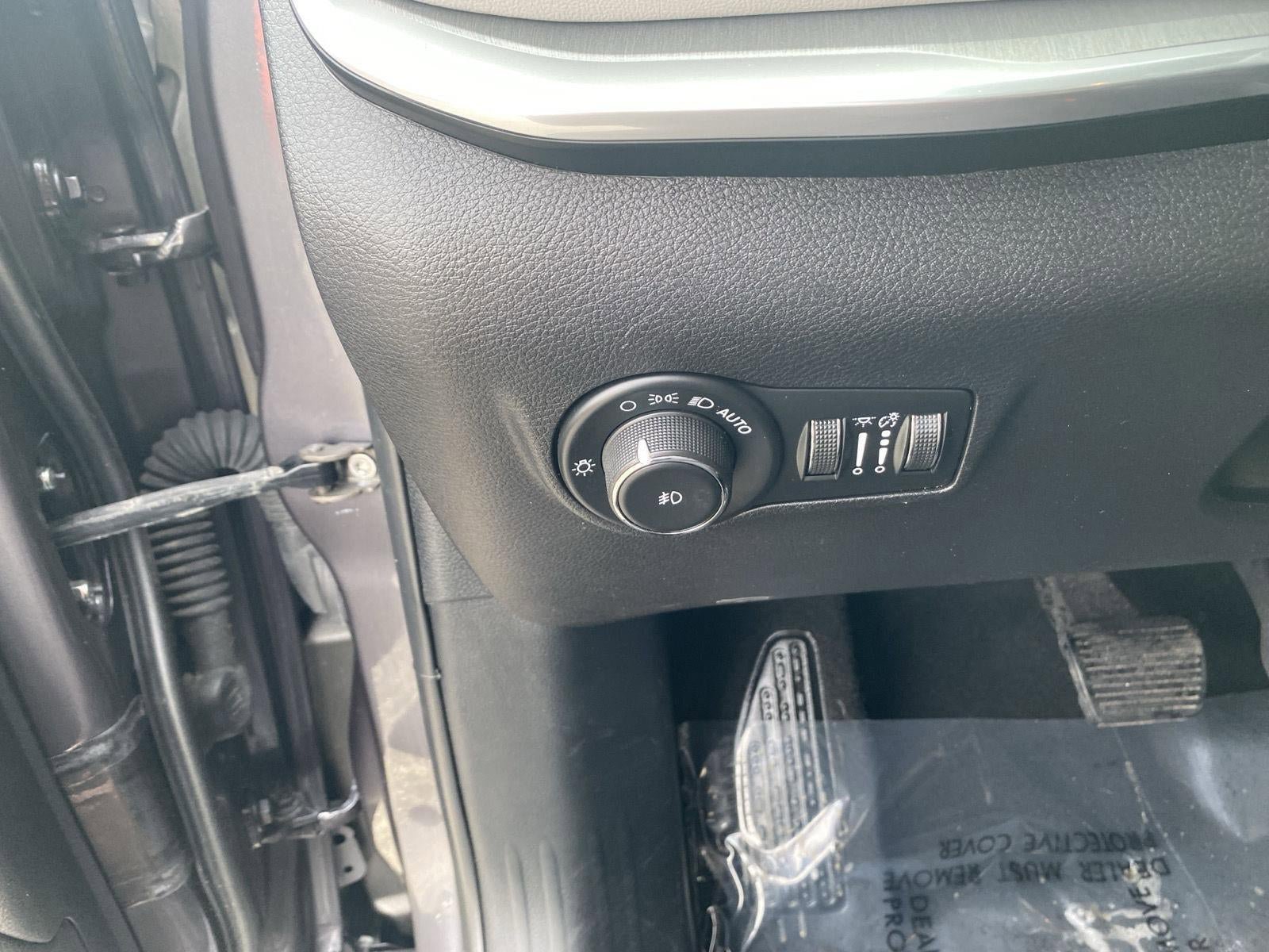 Used 2024 Jeep Compass Limited image 27