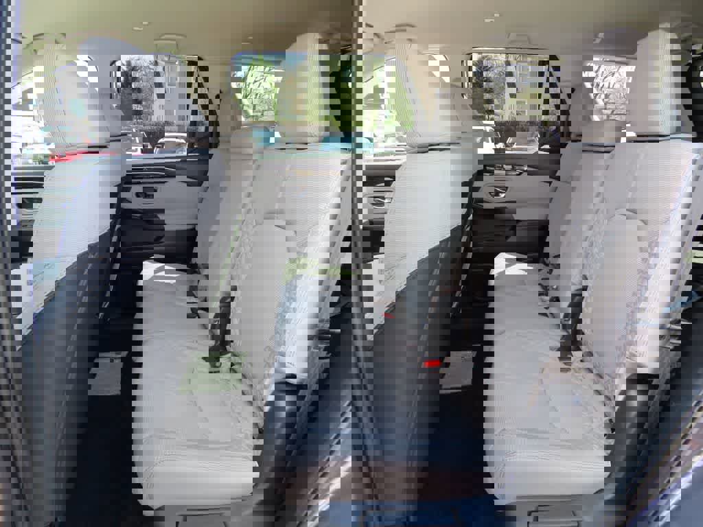 Used 2023 Honda Pilot LX image 14