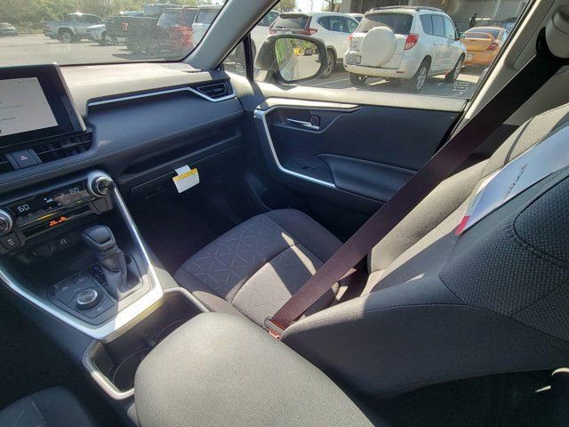 Used 2025 Toyota RAV4 XLE image 3