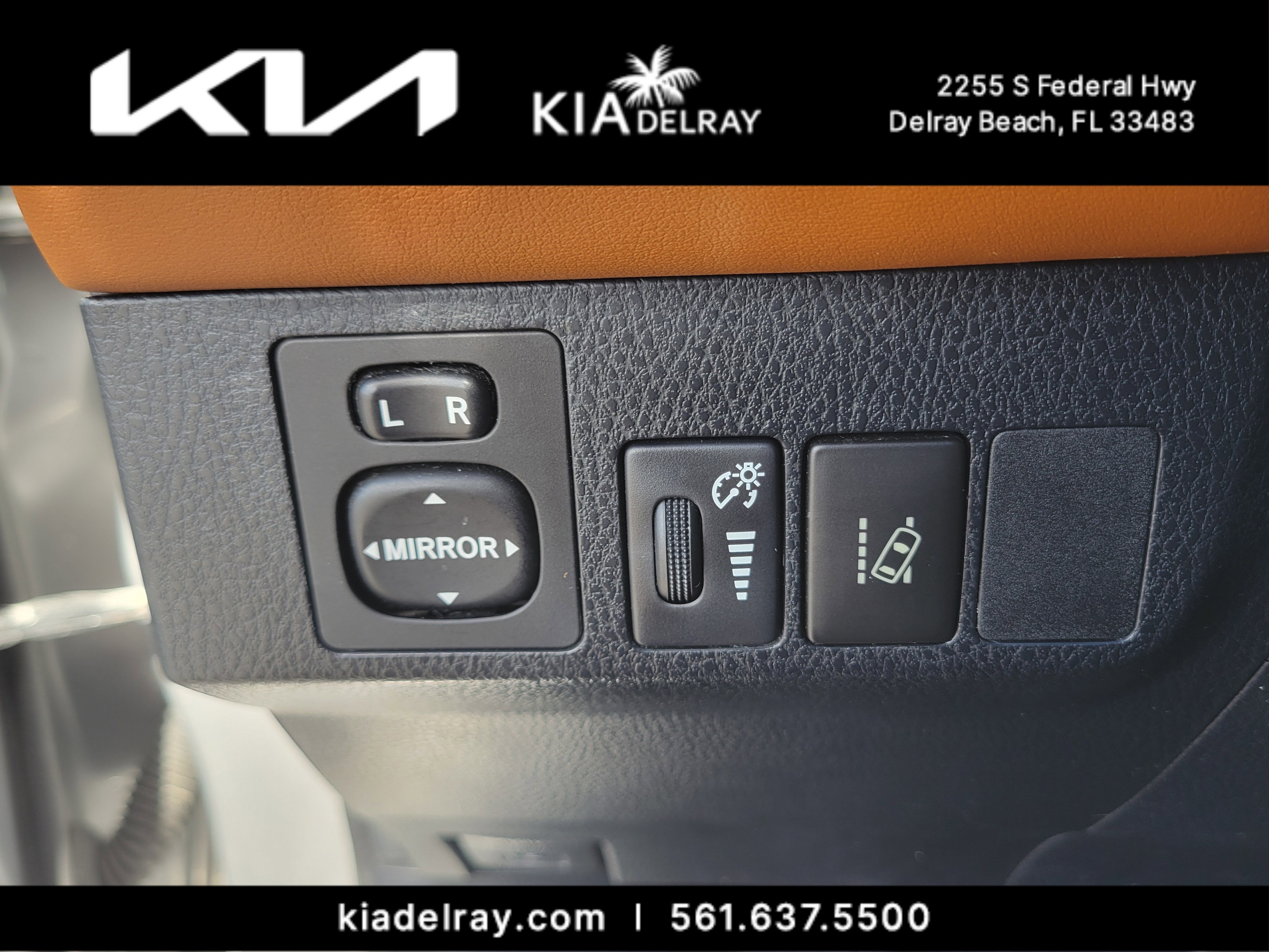 Used 2018 Toyota RAV4 SE w/ Power Extra Value Package image 26