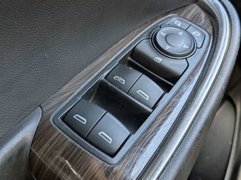 Used 2020 Chevrolet Malibu Premier image 22