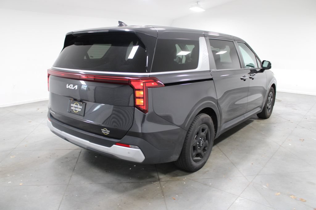 Used 2025 Kia Carnival FWD image 9