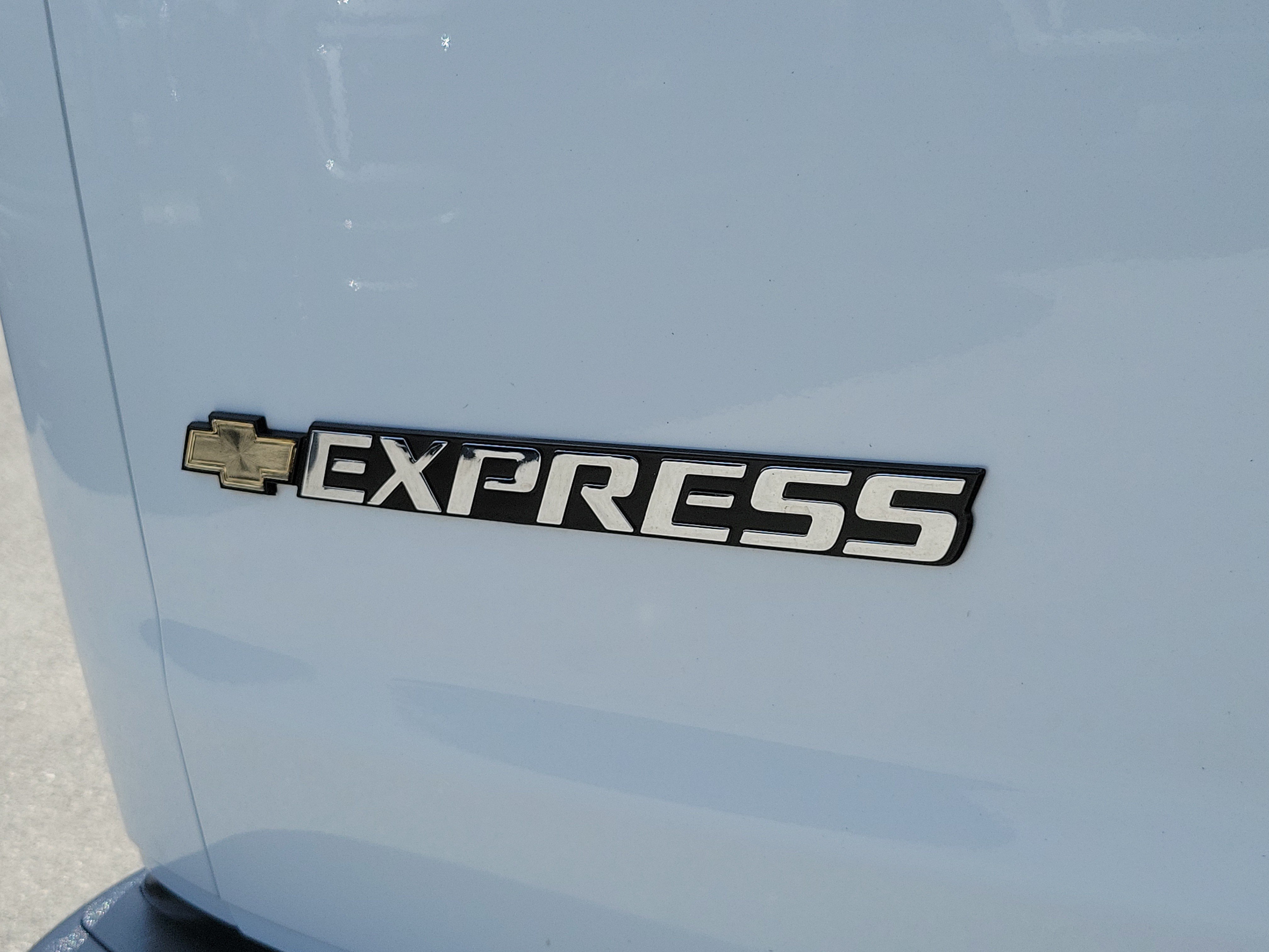 Used 2025 Chevrolet Express 3500 LT w/ LT Preferred Equipment Group RWD image 29