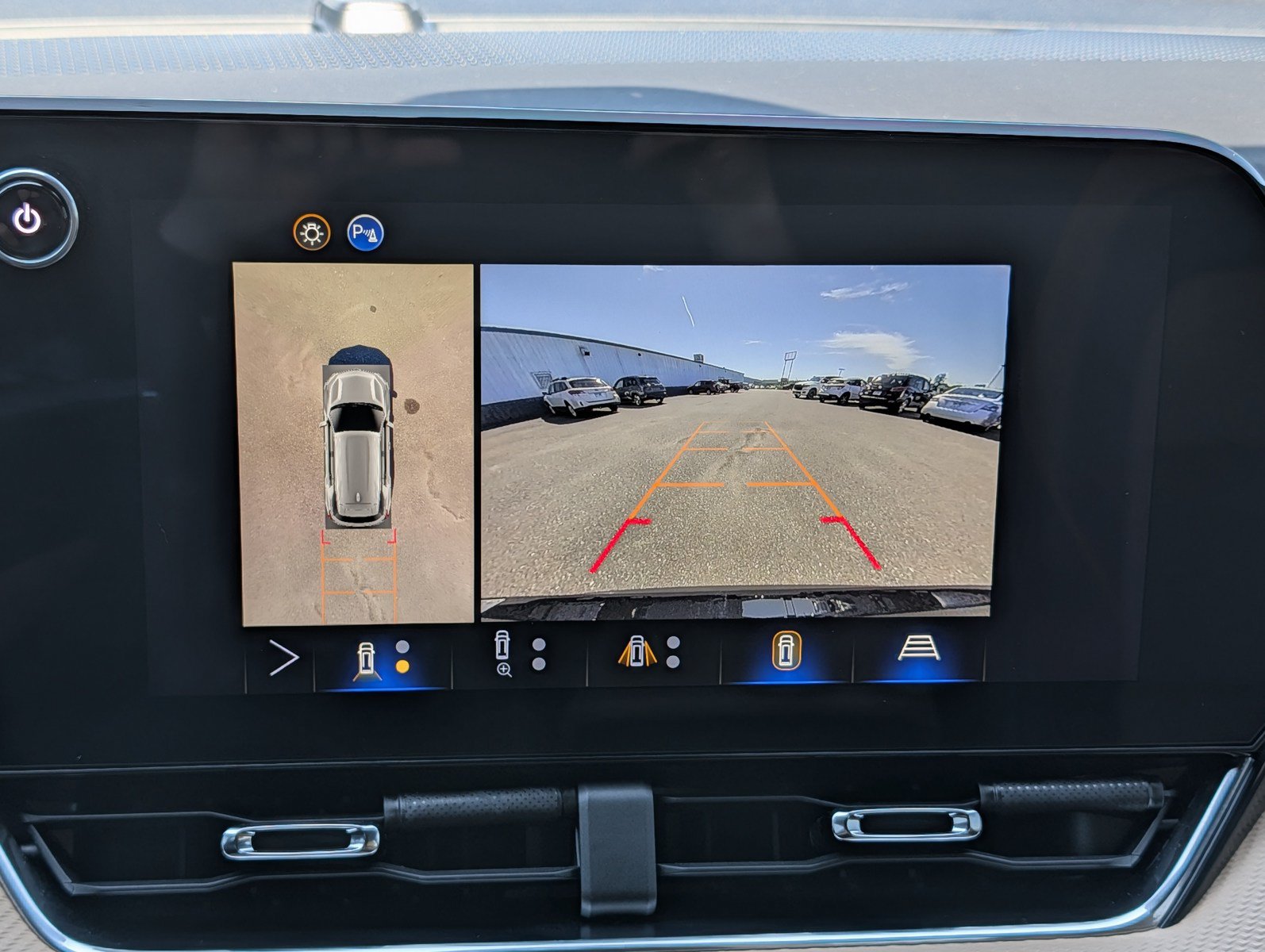 Used 2026 Chevrolet Equinox ACTIV w/ Convenience Package III AWD/4WD image 24