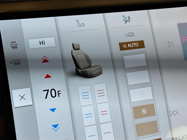 New 2026 Land Rover Range Rover SE image 23