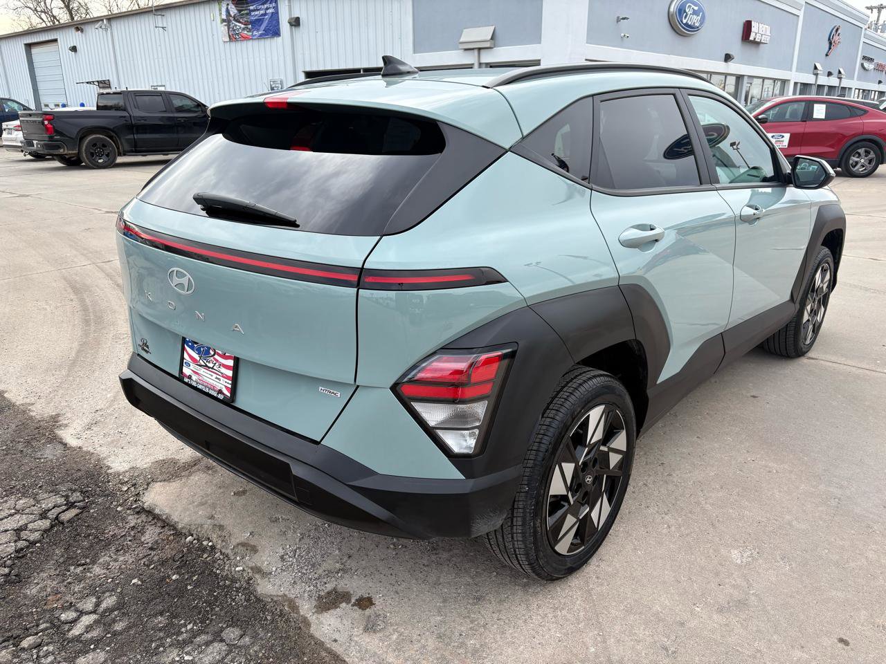 Used 2024 Hyundai Kona SEL image 3
