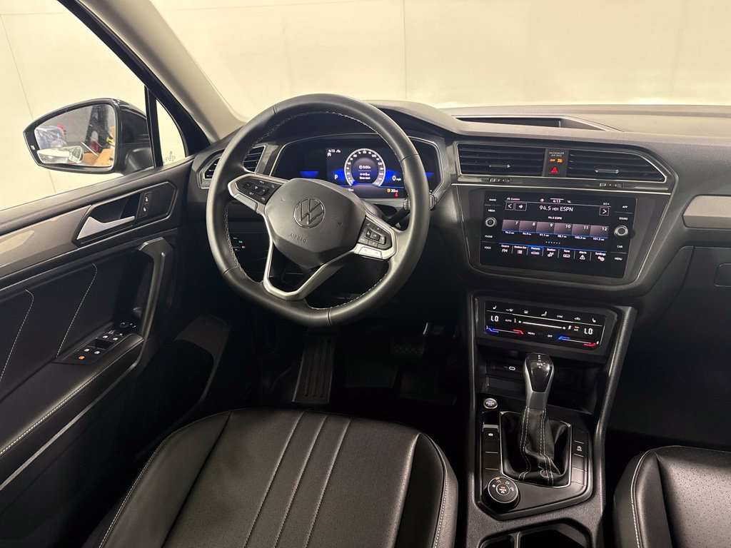 Used 2023 Volkswagen Tiguan SE AWD/4WD image 17