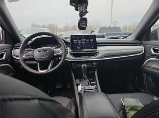 Used 2023 Jeep Compass Latitude AWD/4WD image 5