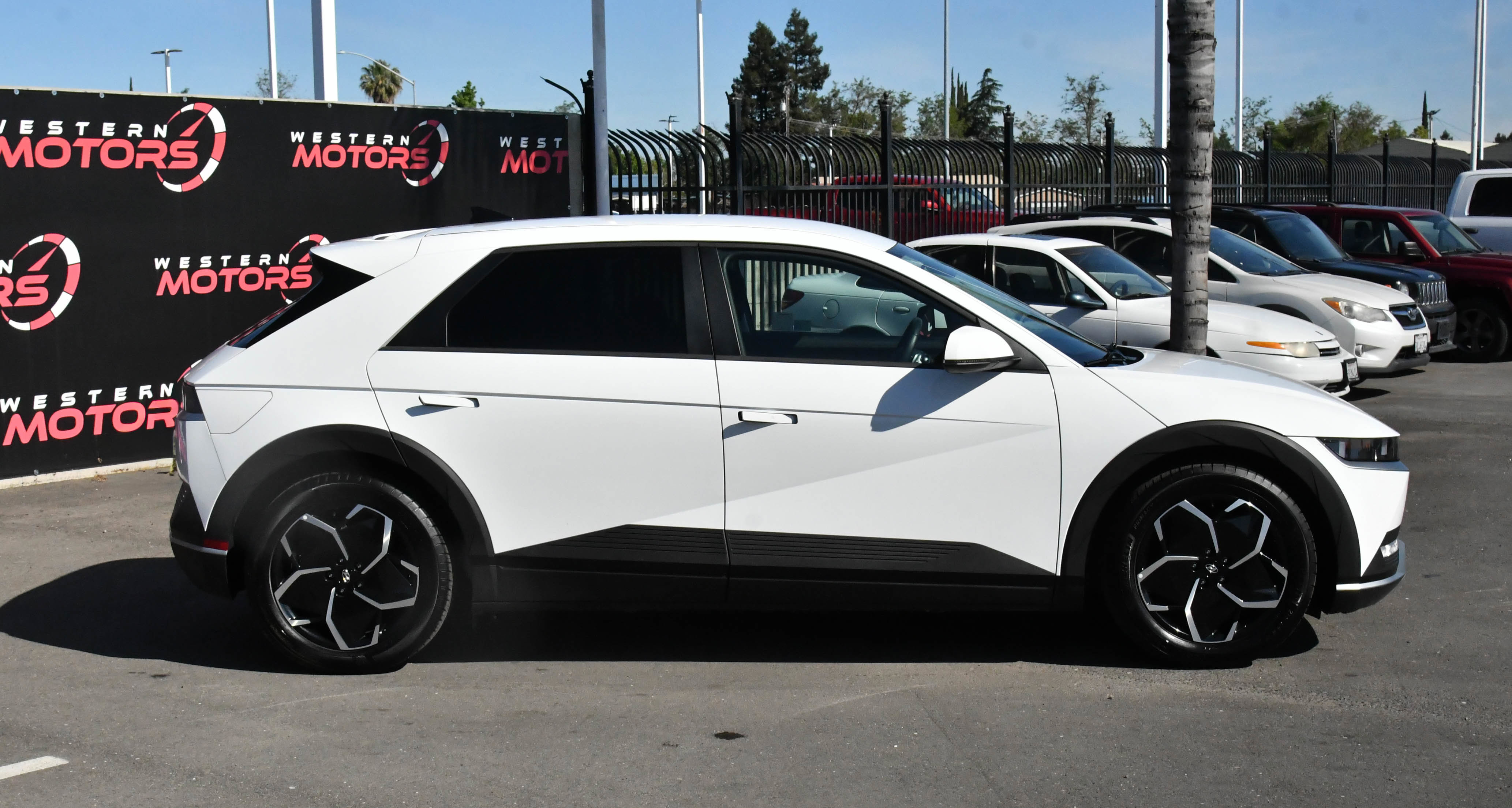 Used 2024 Hyundai Ioniq 5 SE image 9