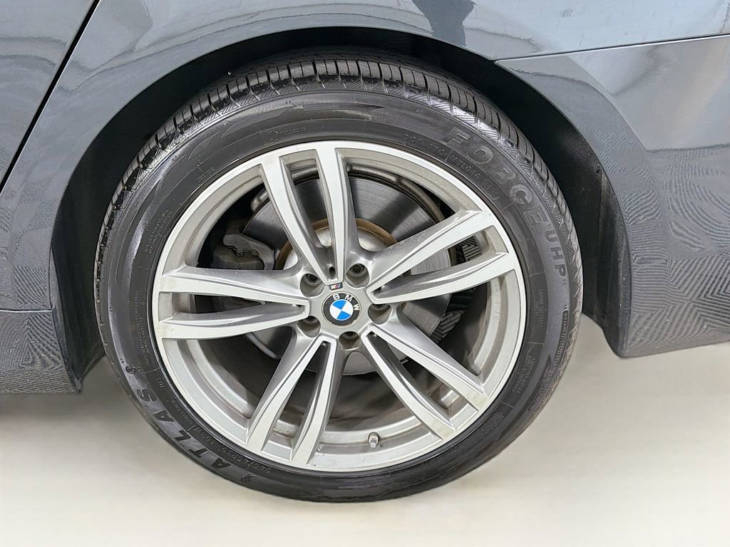 Used 2017 BMW 750i xDrive image 34