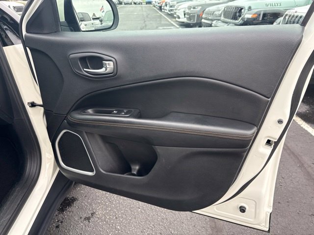 Used 2018 Jeep Compass Limited AWD/4WD image 29