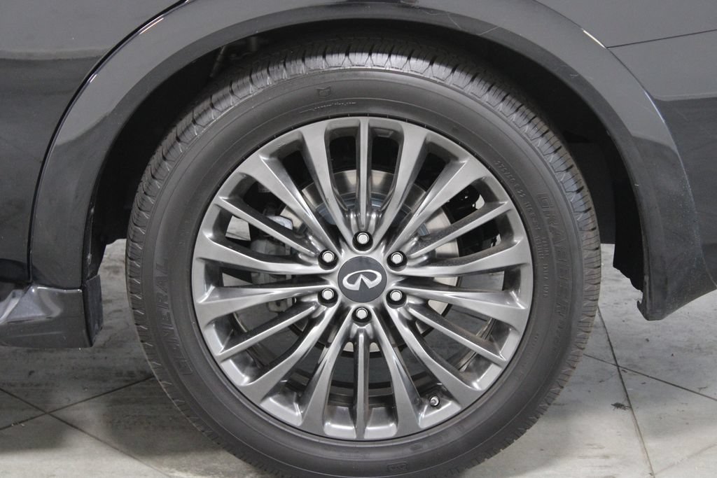 Used 2023 INFINITI QX80 Sensory w/ Cargo Package AWD/4WD image 18
