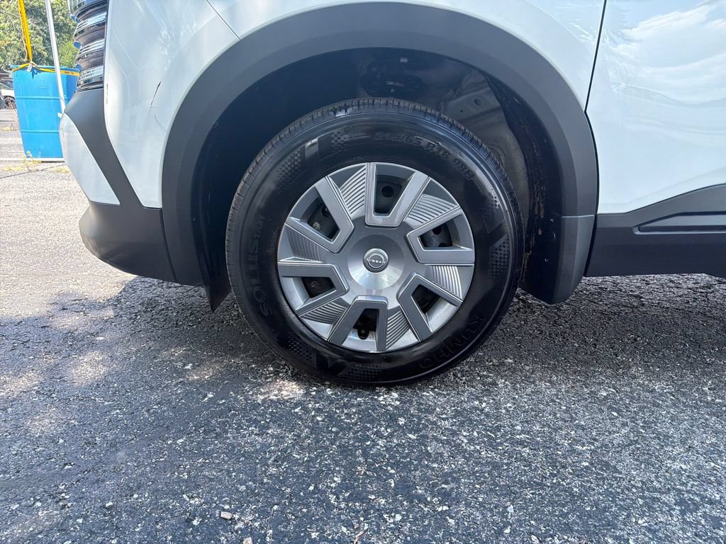 Used 2025 Nissan Kicks S FWD image 28