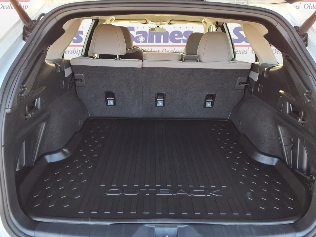 Used 2023 Subaru Outback Premium AWD/4WD image 10