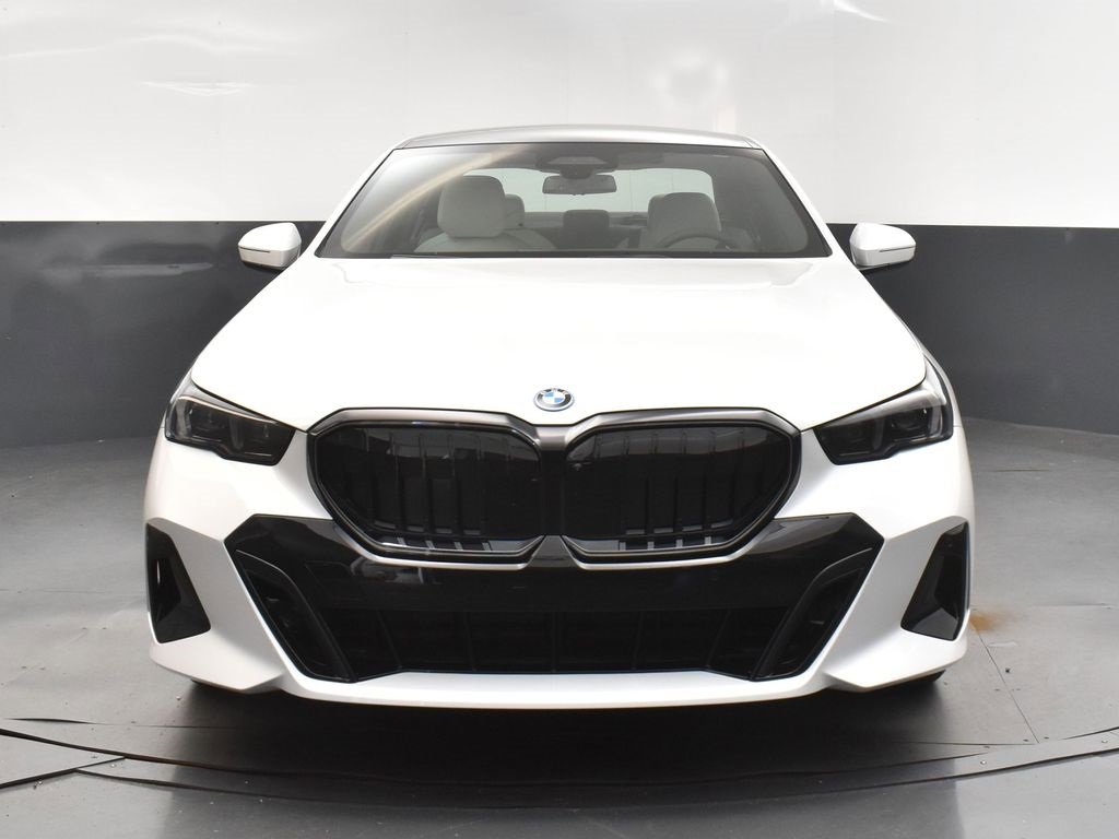 New 2026 BMW 550e xDrive w/ Executive Package image 10