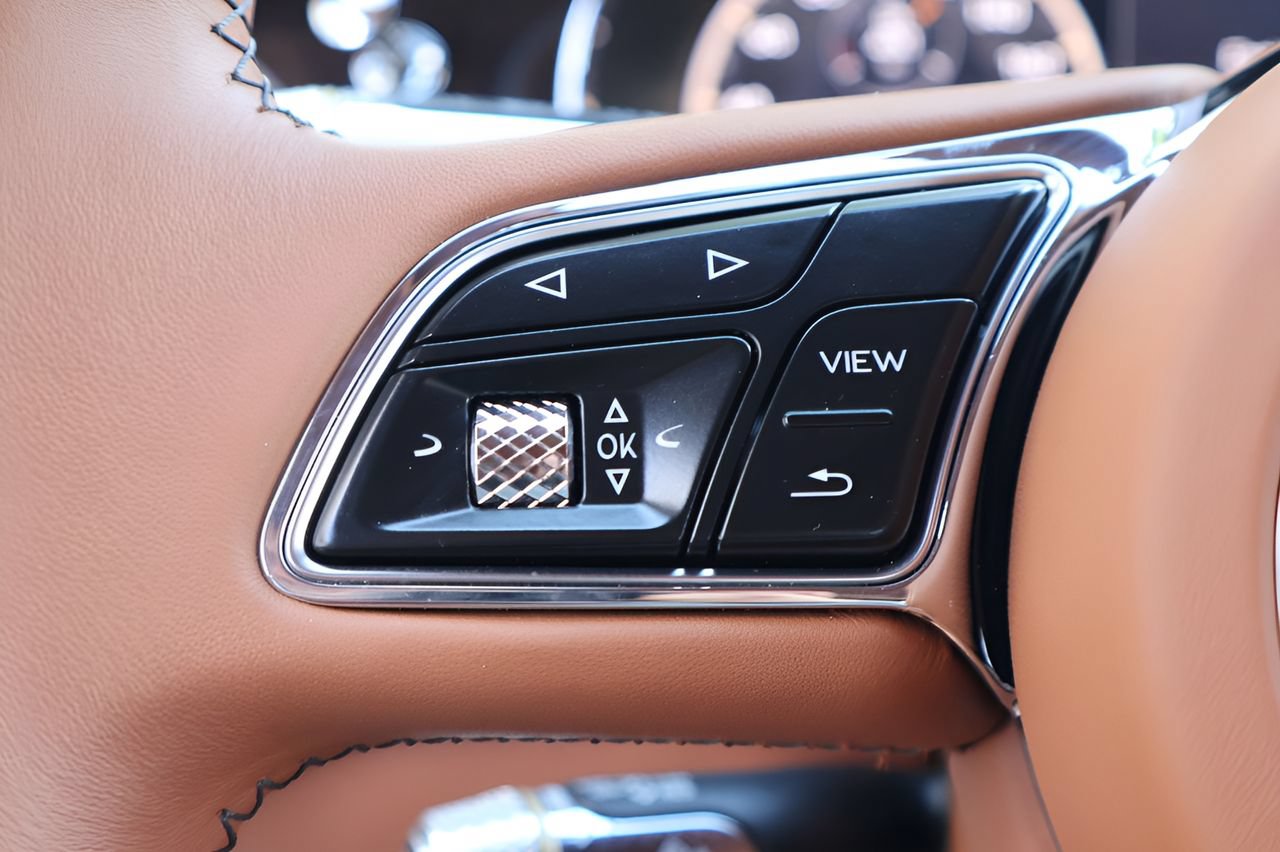 Used 2024 Bentley Flying Spur V8 AWD/4WD image 27