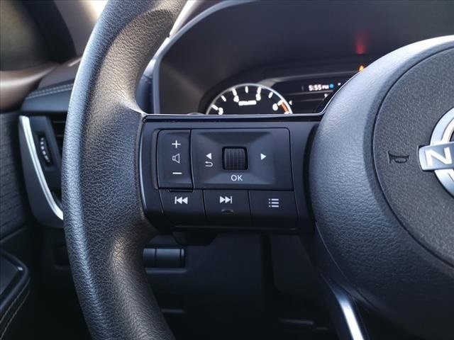 Used 2023 Nissan Rogue SV image 27