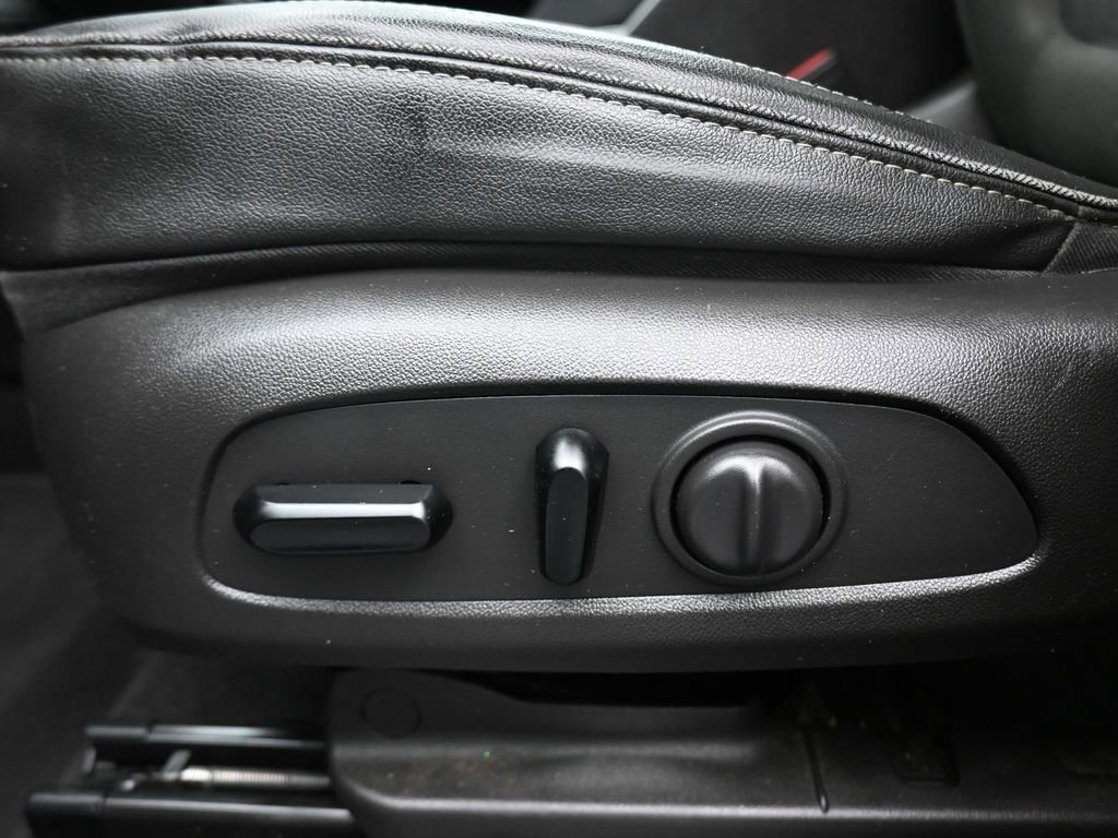 Used 2021 Buick Encore GX Select w/ Sport Touring Package image 13