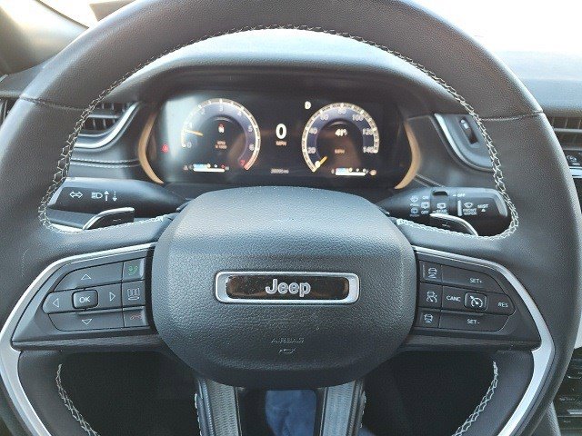 Used 2023 Jeep Grand Cherokee L Laredo image 21