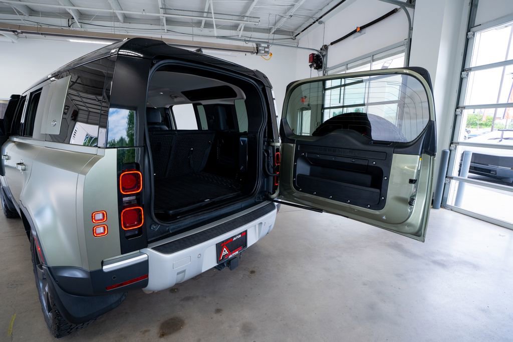 Used 2020 Land Rover Defender 110 SE AWD/4WD image 48