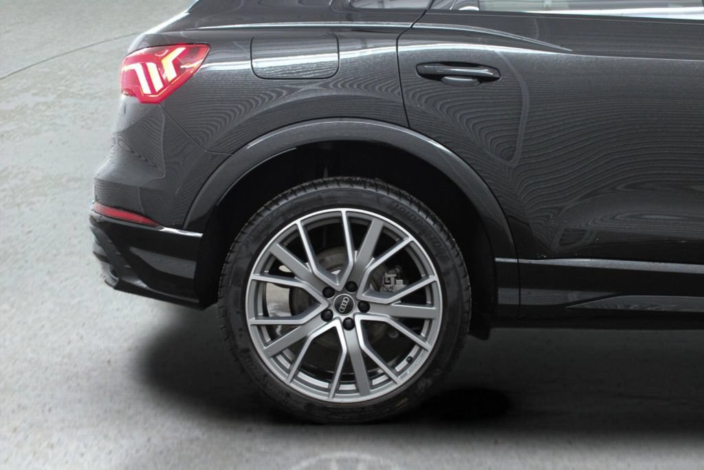 Used 2025 Audi Q3 2.0T Premium Plus AWD/4WD image 12