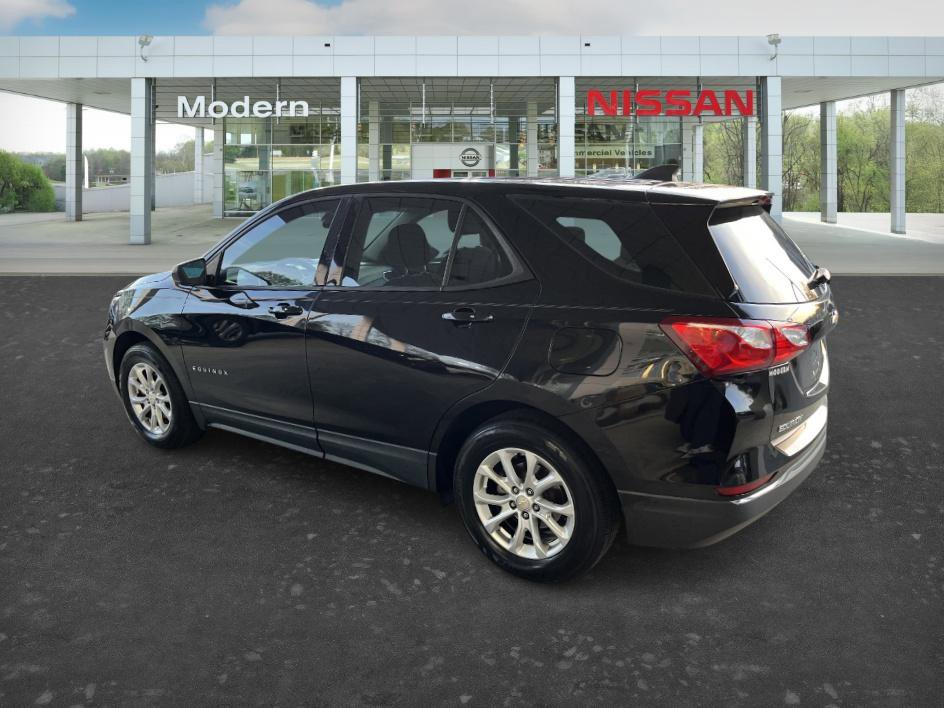 Used 2018 Chevrolet Equinox LS image 3