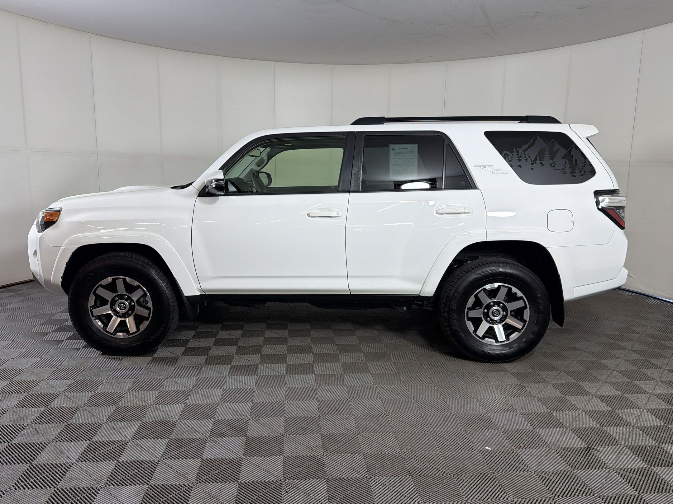 Used 2021 Toyota 4Runner TRD Off-Road Premium w/ Moonroof Package AWD/4WD video 2