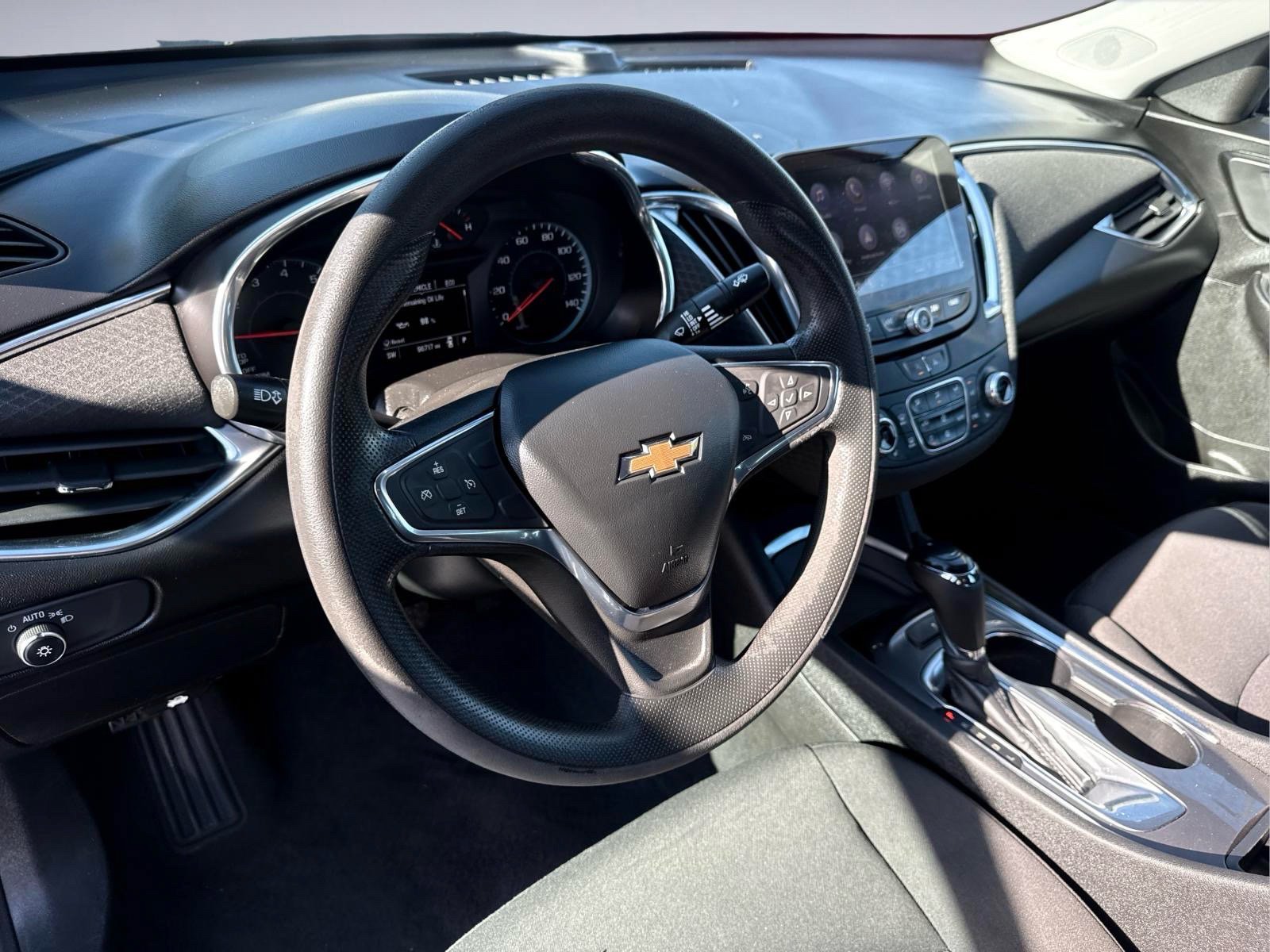 Used 2020 Chevrolet Malibu LT FWD image 13
