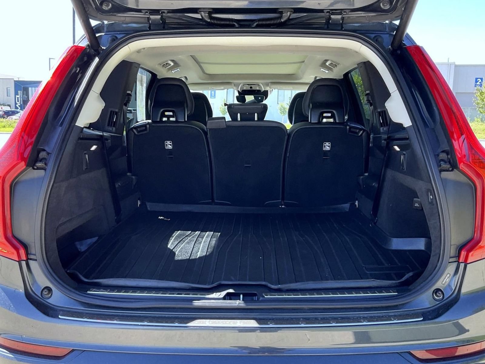 Used 2021 Volvo XC90 T6 Momentum w/ Advanced Package AWD/4WD image 22