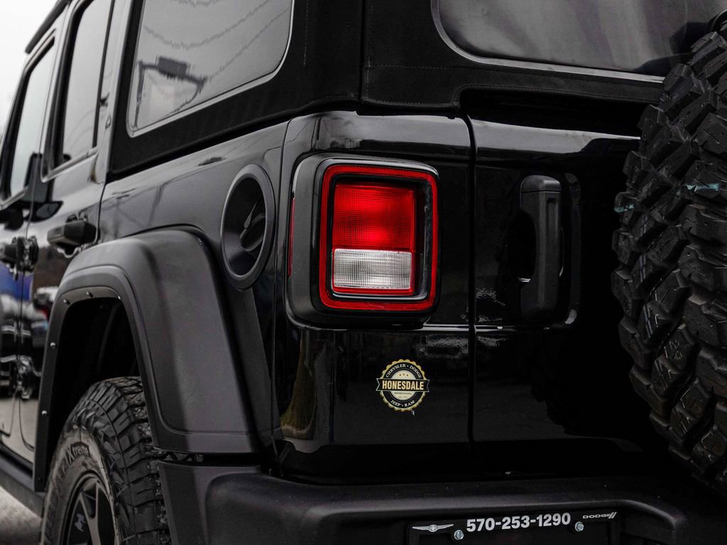 Used 2021 Jeep Wrangler Unlimited Sport image 37