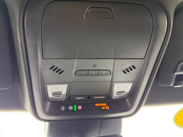 Used 2025 Cadillac XT4 Premium Luxury image 38