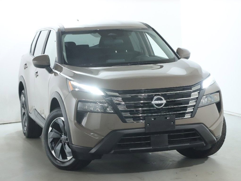 Used 2025 Nissan Rogue SV AWD/4WD image 2