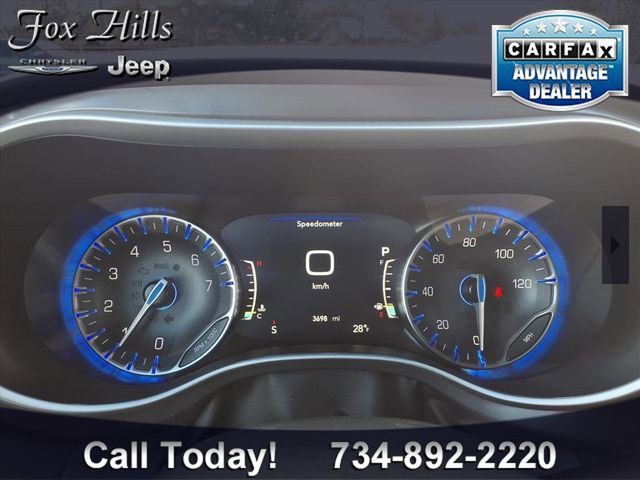 Used 2026 Chrysler Pacifica Select image 20
