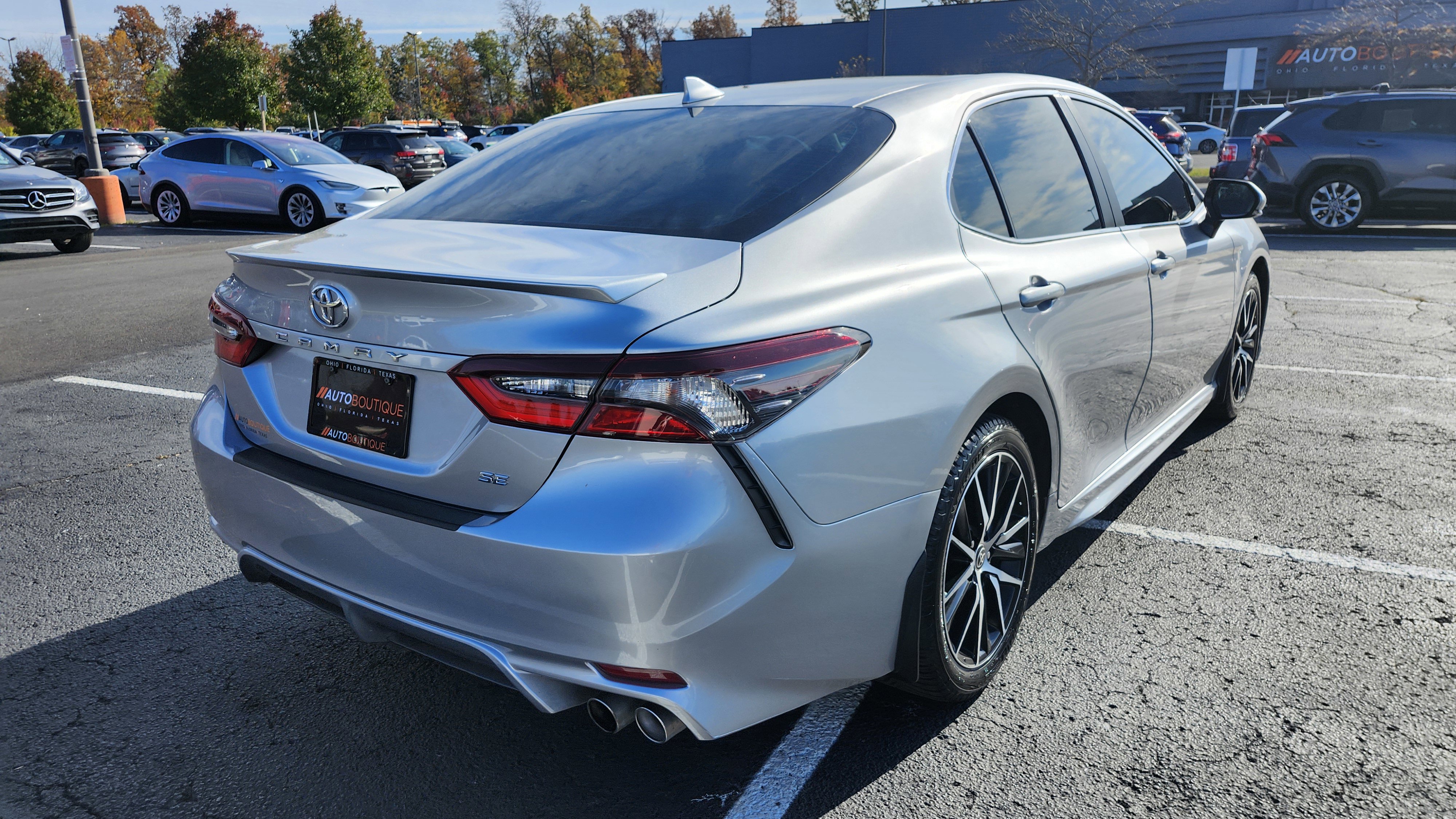 Used 2024 Toyota Camry SE image 11