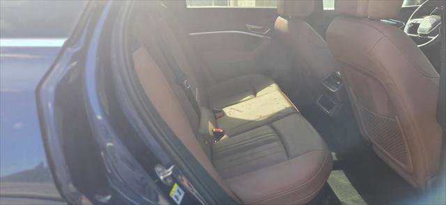 Used 2022 Audi e-tron Premium Plus w/ Premium Plus Package image 18